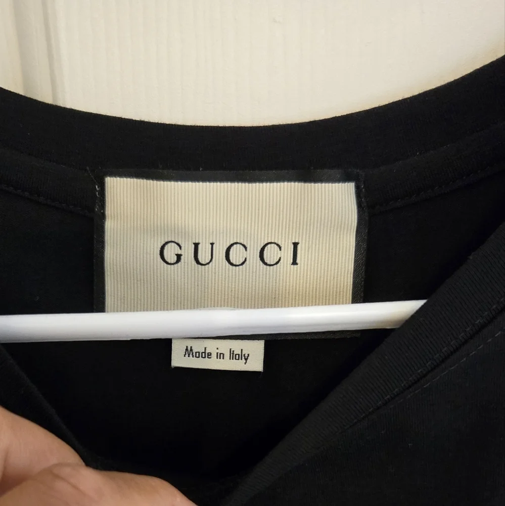 Gucci Black T-Shirt with White Logo - Picture 2 of 5